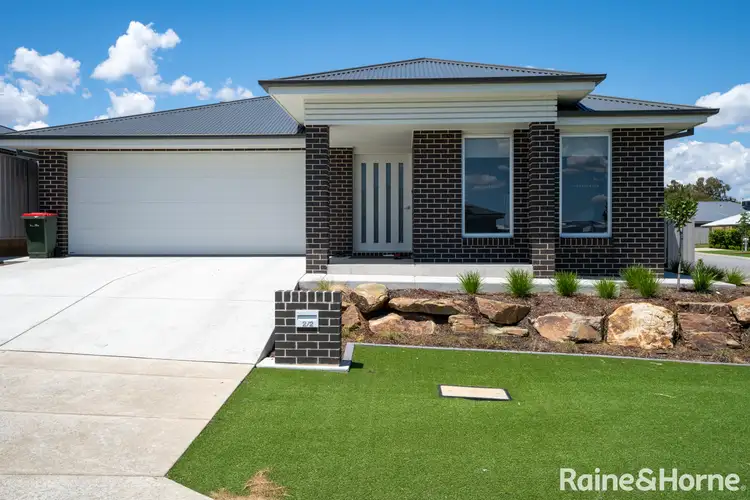 2/2 Windouran Street, Gobbagombalin NSW 2650