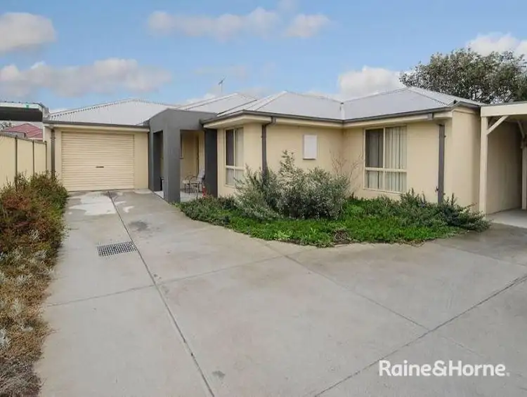 2/37 Millawa Avenue, St Albans VIC 3021