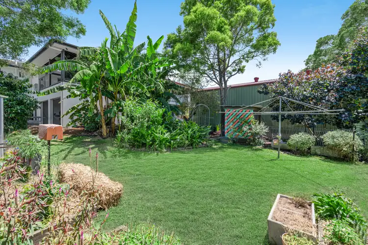 42 Roseberry Parade, Wynnum West QLD 4178