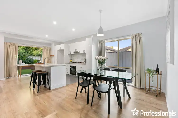 5 Franklin Place, Caroline Springs VIC 3023