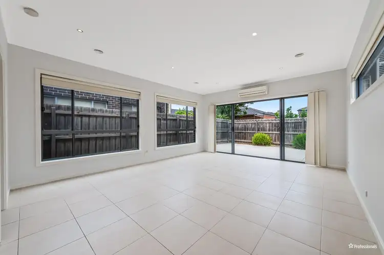Fourth view of Homely unit listing, 2/35 Memphis Drive, Truganina VIC 3029