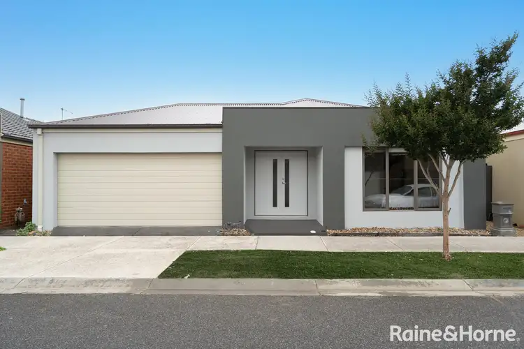 4 Hadley Lane, Craigieburn VIC 3064
