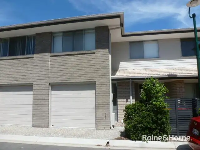 Main view of Homely townhouse listing, 10/86 Carselgrove ave, Fitzgibbon QLD 4018