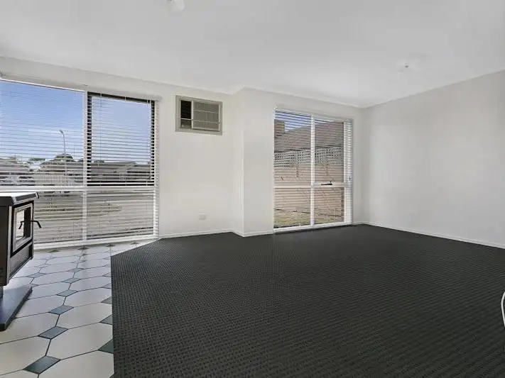 Second view of Homely house listing, 7 Hoylake Court, Sunbury VIC 3429