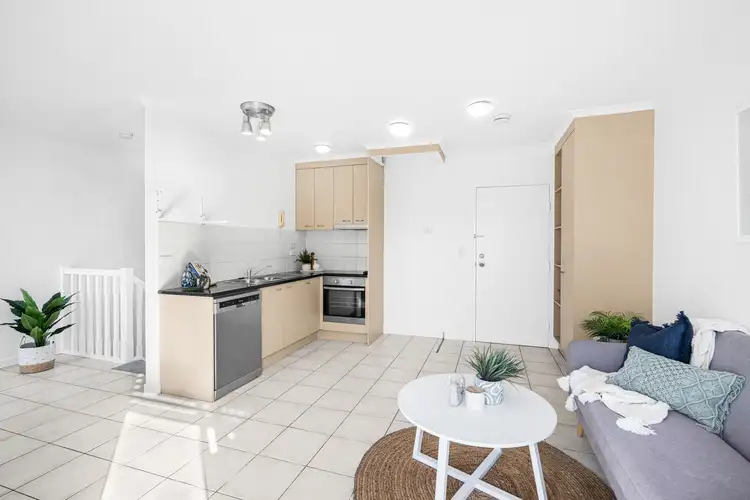 Fifth view of Homely unit listing, 14/89A Bay Terrace, Wynnum QLD 4178