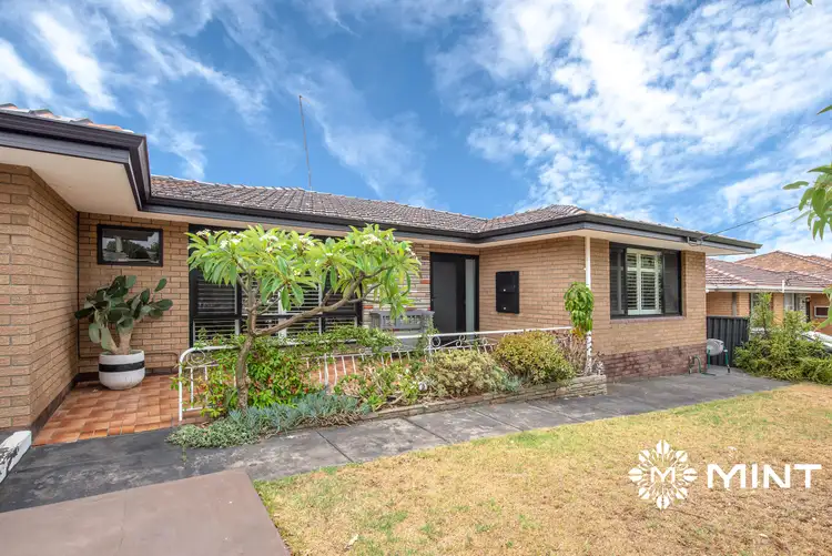 9 Badham Close, Beaconsfield WA 6162