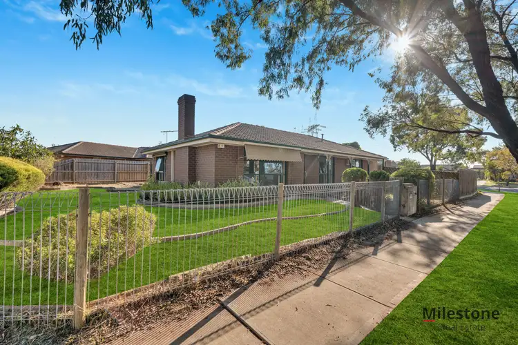 Seventh view of Homely house listing, 1 Hume Court, Cranbourne North VIC 3977