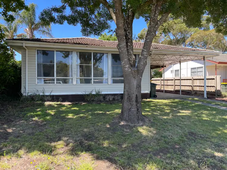 8 Coulter Avenue, Hamilton VIC 3300
