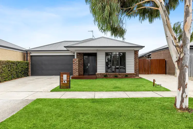 16 Stringers Lane