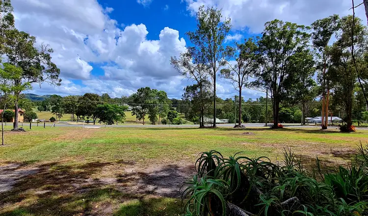 40 Lyndon Drive, Tamaree QLD 4570