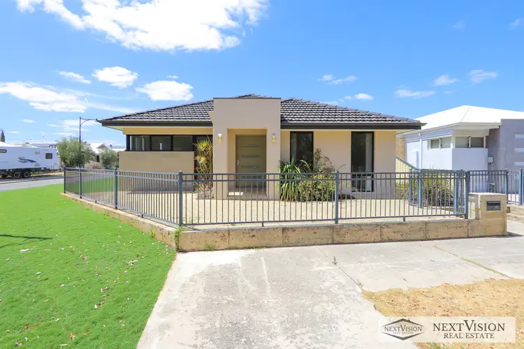 11 Oakridge Meander, Success WA 6164