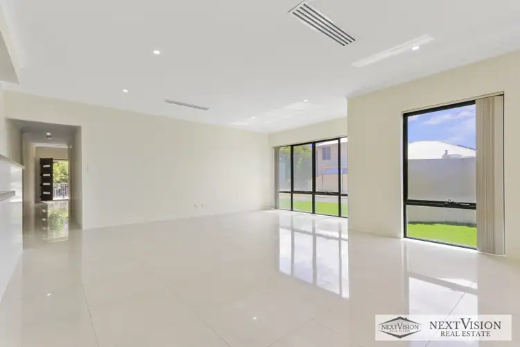 Fifth view of Homely house listing, 11 Oakridge Meander, Success WA 6164