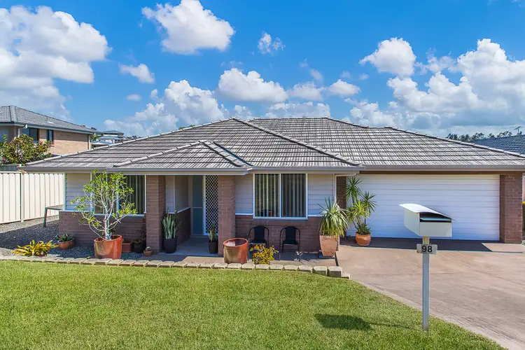 98 Dalyell Way, Raymond Terrace NSW 2324