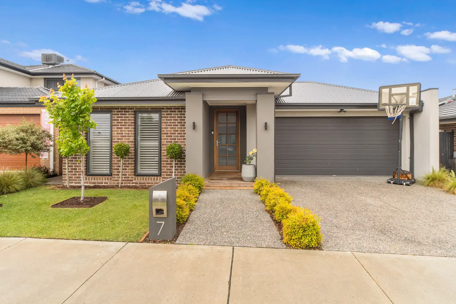 Main view of Homely house listing, 7 Scorchin Drive, Cranbourne South VIC 3977