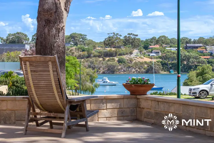 6 Crewe St, Bicton WA 6157