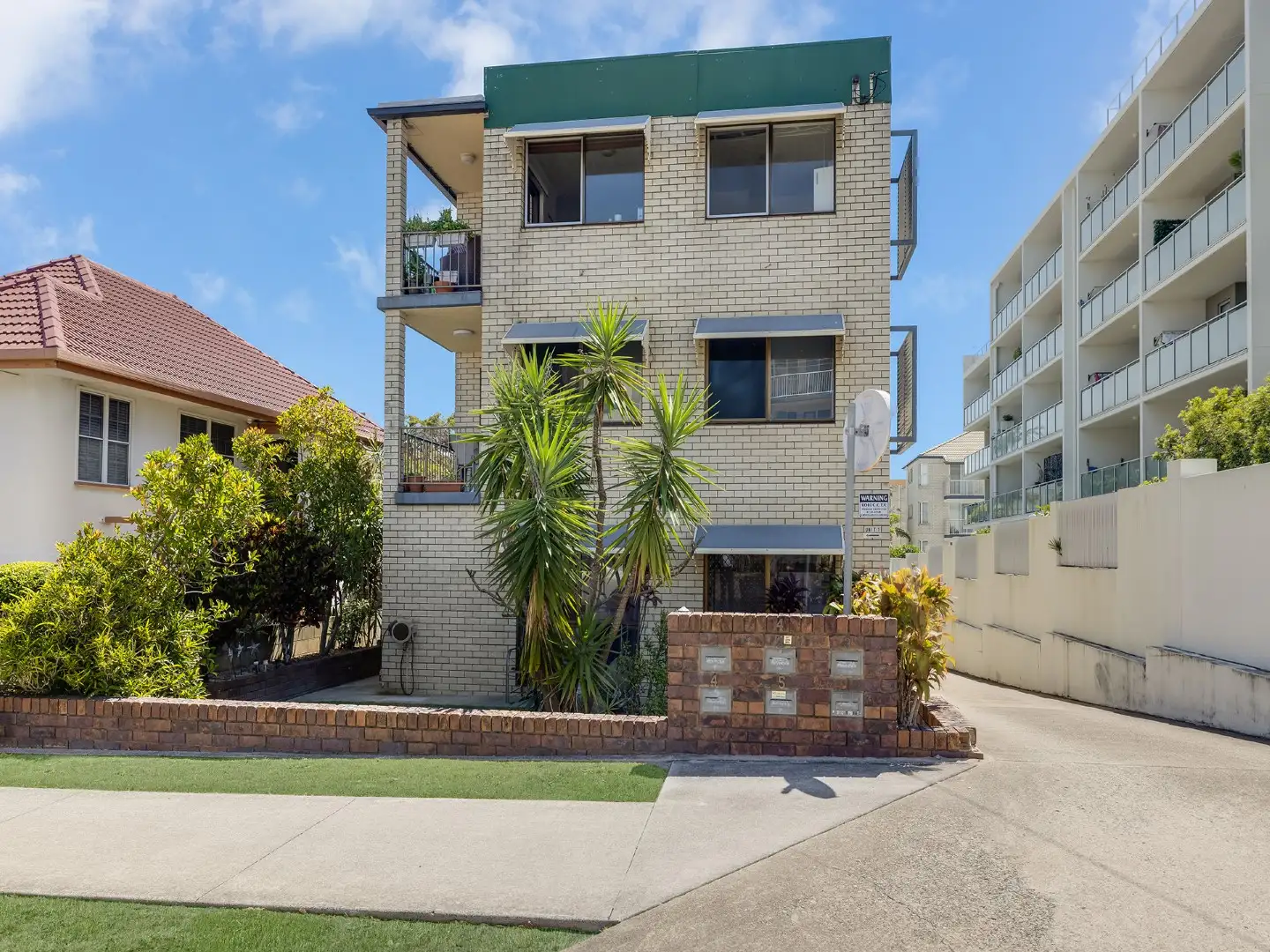 Main view of Homely unit listing, 4/4 Latona Avenue, Caloundra QLD 4551