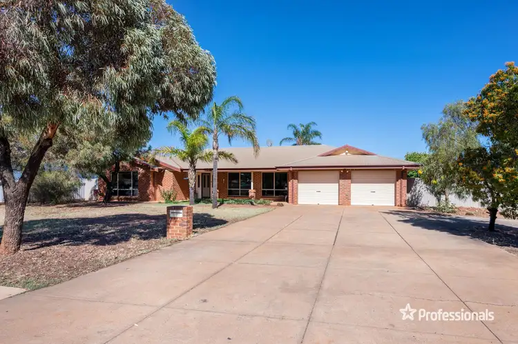 7 Nanson Street, Victory Heights WA 6432