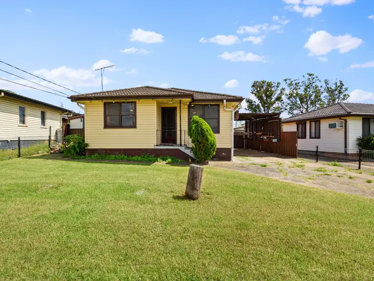 6 Rotorua Street, Lethbridge Park NSW 2770