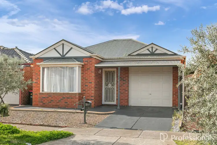13 Hinchinbrook Close