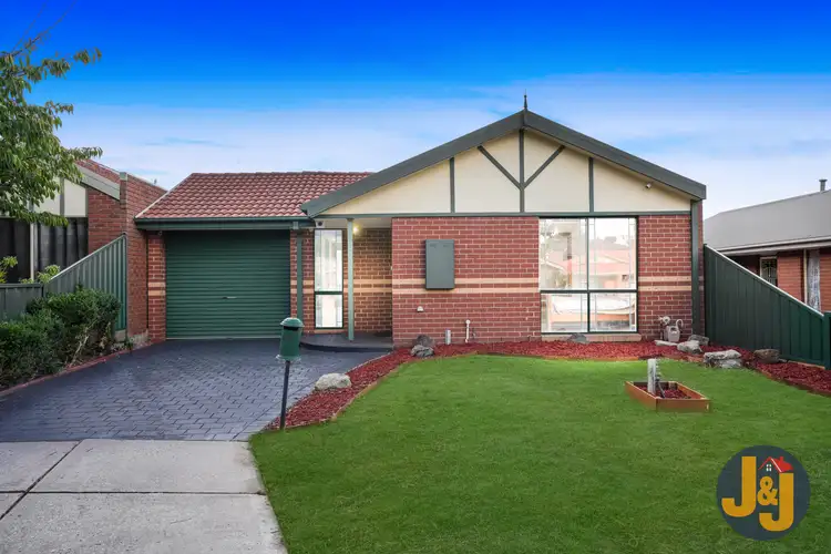 11 Molineux Way, Roxburgh Park VIC 3064