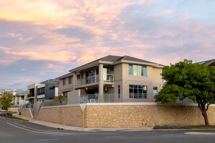 45 Pantheon Avenue, North Coogee WA 6163