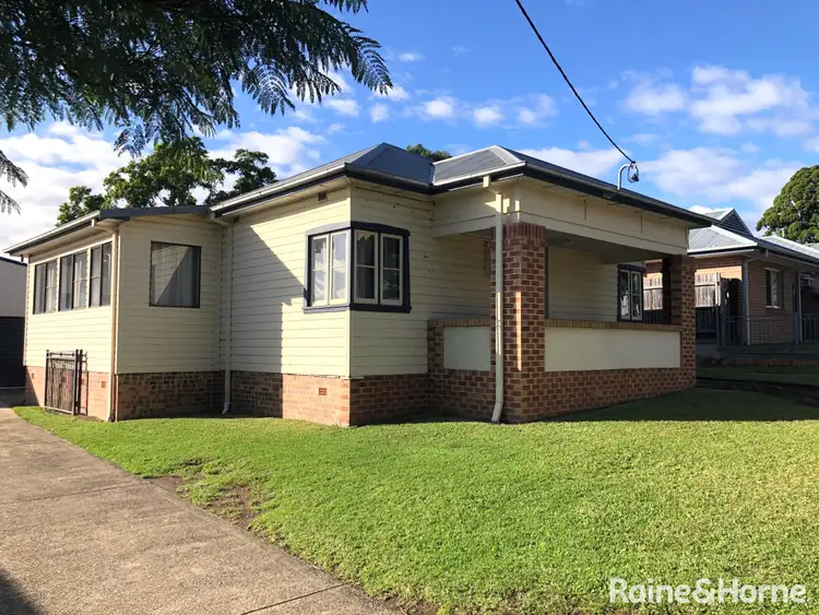 184 Kinghorne Street