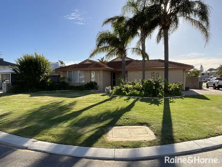 10A Donnelly Gardens