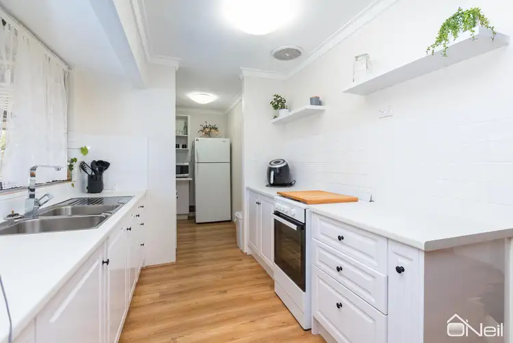 18 Heron Court, Camillo WA 6111