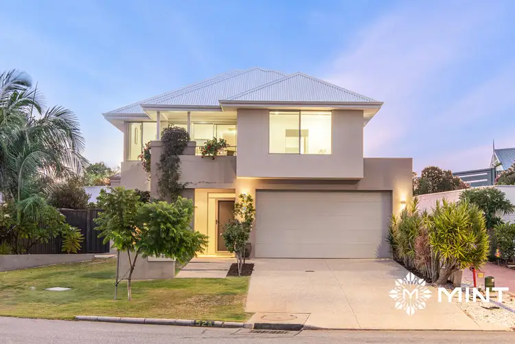 52 Warragoon Crescent, Attadale WA 6156