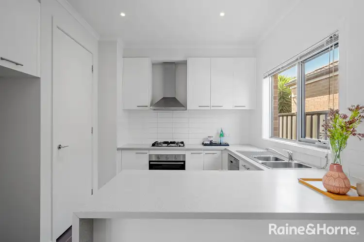 Fifth view of Homely house listing, 27 Highbury Circuit, Craigieburn VIC 3064