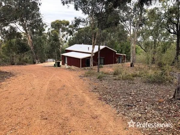 260 Almond Avenue, Bakers Hill WA 6562