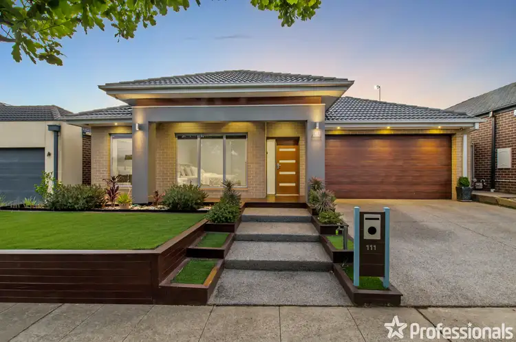 111 Oakview Parade, Caroline Springs VIC 3023