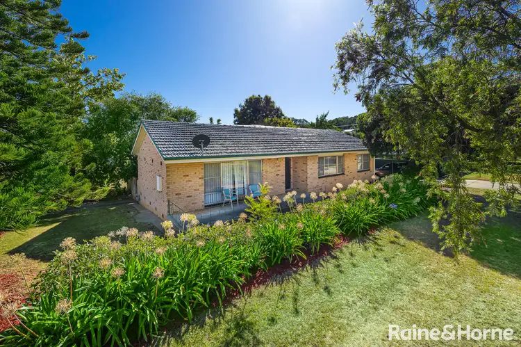 35 Waranga Avenue, Mount Austin NSW 2650