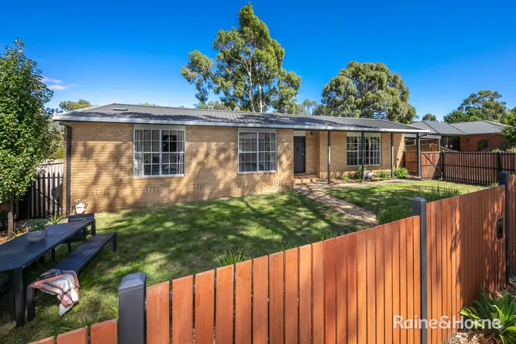 27 Menzies Drive, Sunbury VIC 3429