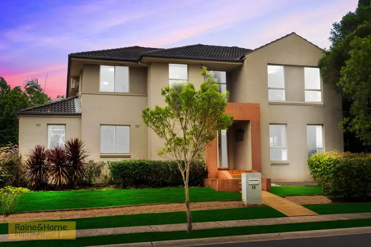 12 Hillsborough Crescent, Glenfield NSW 2167