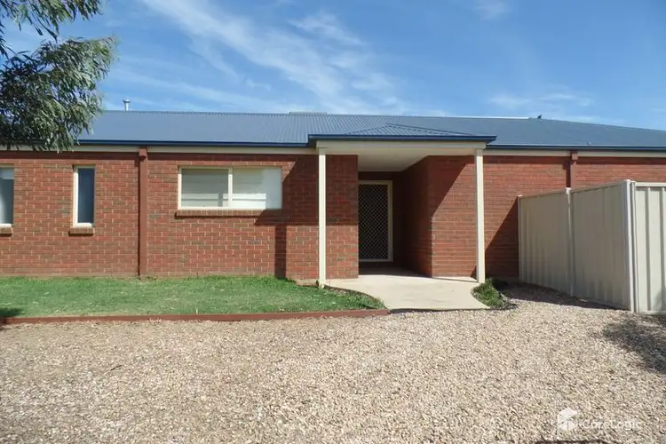 17 Sugargum Crescent