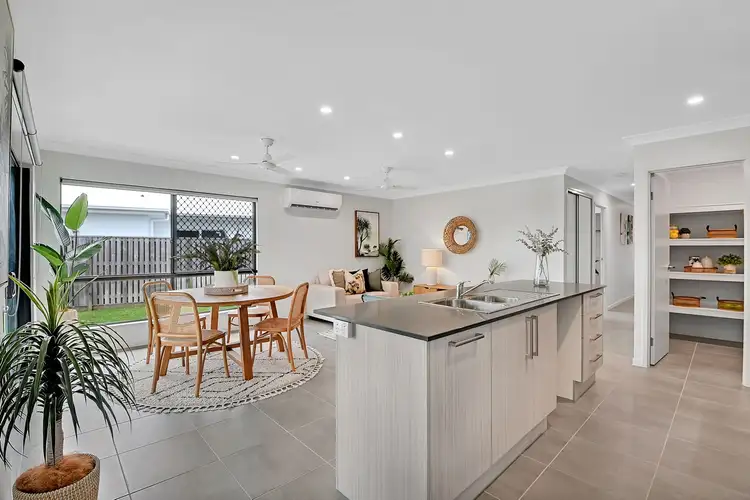 Second view of Homely house listing, 39 Salonika Circuit, Bushland Beach QLD 4818