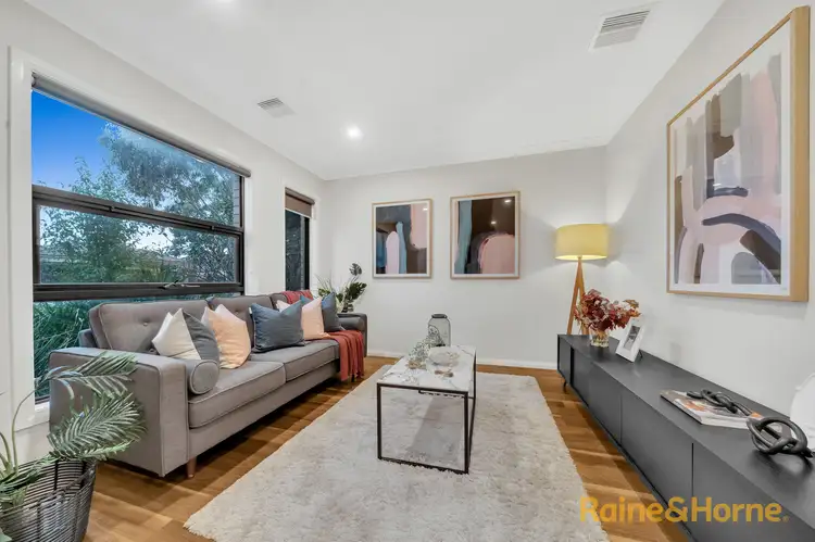 19 Ranfurlie Boulevard, Cranbourne West VIC 3977