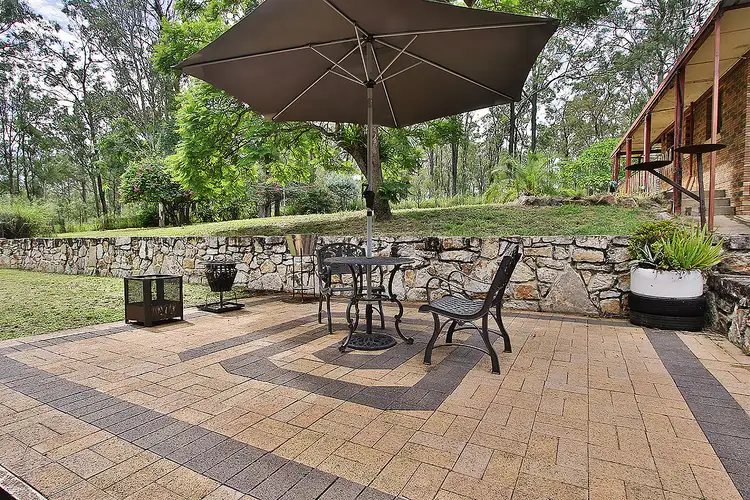27 Beacon Road, Lowood QLD 4311