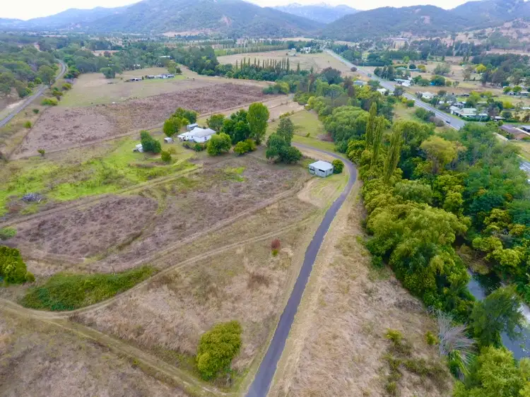 "Piala" 54 River Road, Blandford NSW 2338