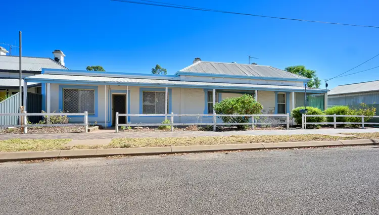14 First Street, Quorn SA 5433
