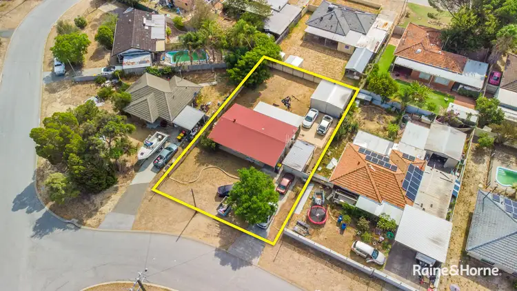 4 Amaroo Court, Armadale WA 6112