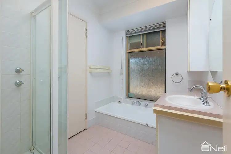 Sixth view of Homely house listing, 5 Kara Court, Seville Grove WA 6112
