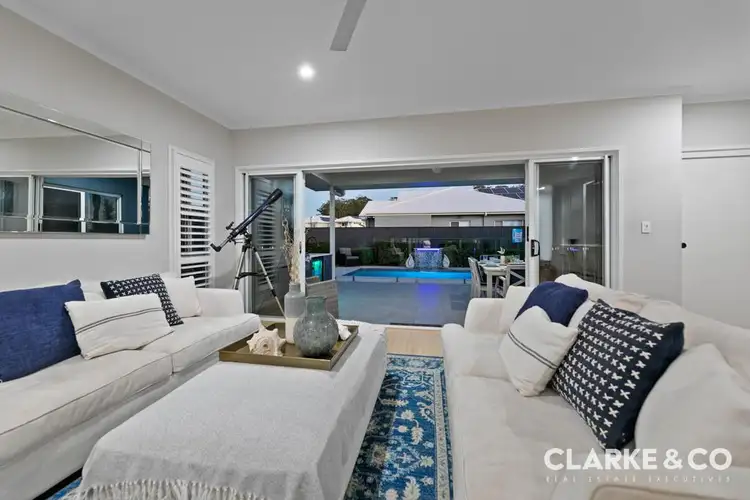 8 Charleston Crescent, Baringa QLD 4551