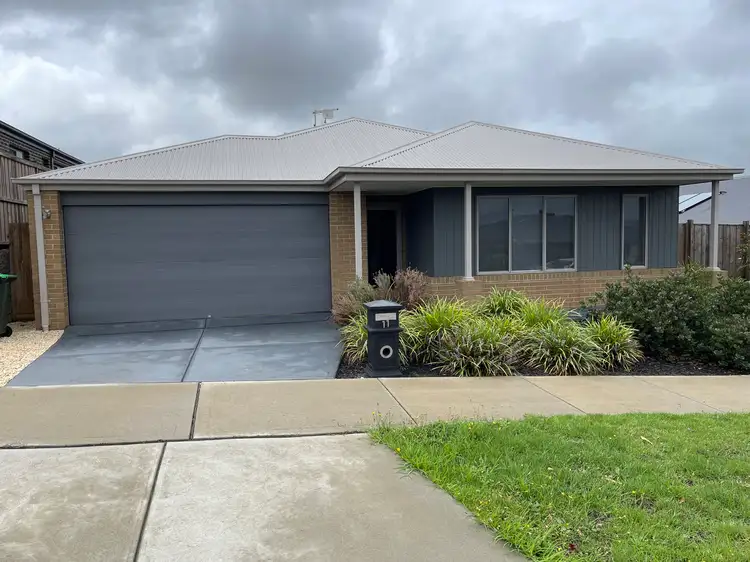 11 Sunnybrook Avenue, Warragul VIC 3820