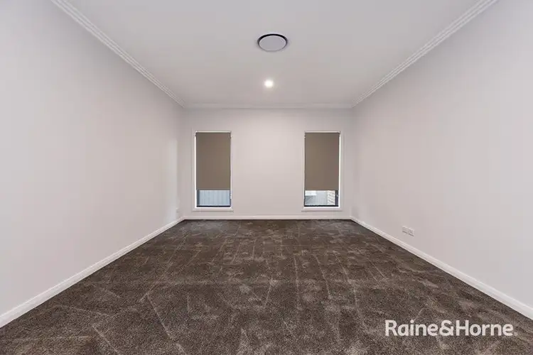 Fifth view of Homely house listing, 28 Evesham Circuit, Tamworth NSW 2340