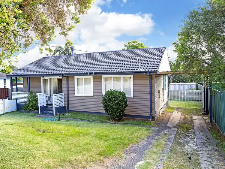 4 Natuna Place, Lethbridge Park NSW 2770