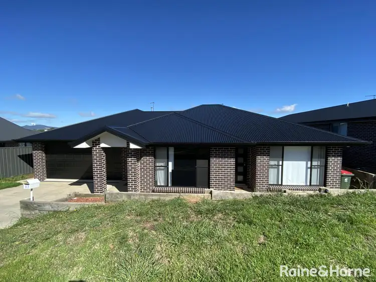 17 & 17a Buckland Drive, Orange NSW 2800