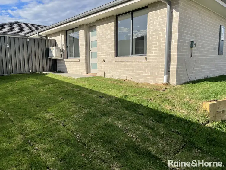 2/16 Francis Avenue, North Tamworth NSW 2340