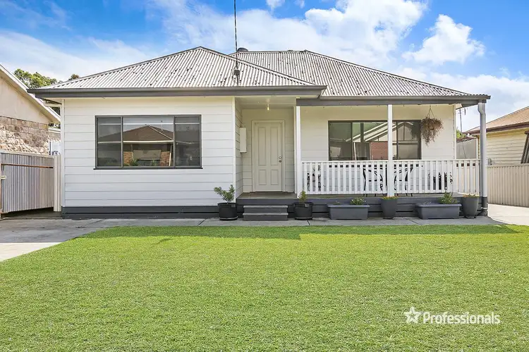 17 Duke Avenue, Hamilton VIC 3300